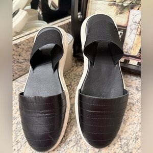 Precis Comfort Slide Sandals Black